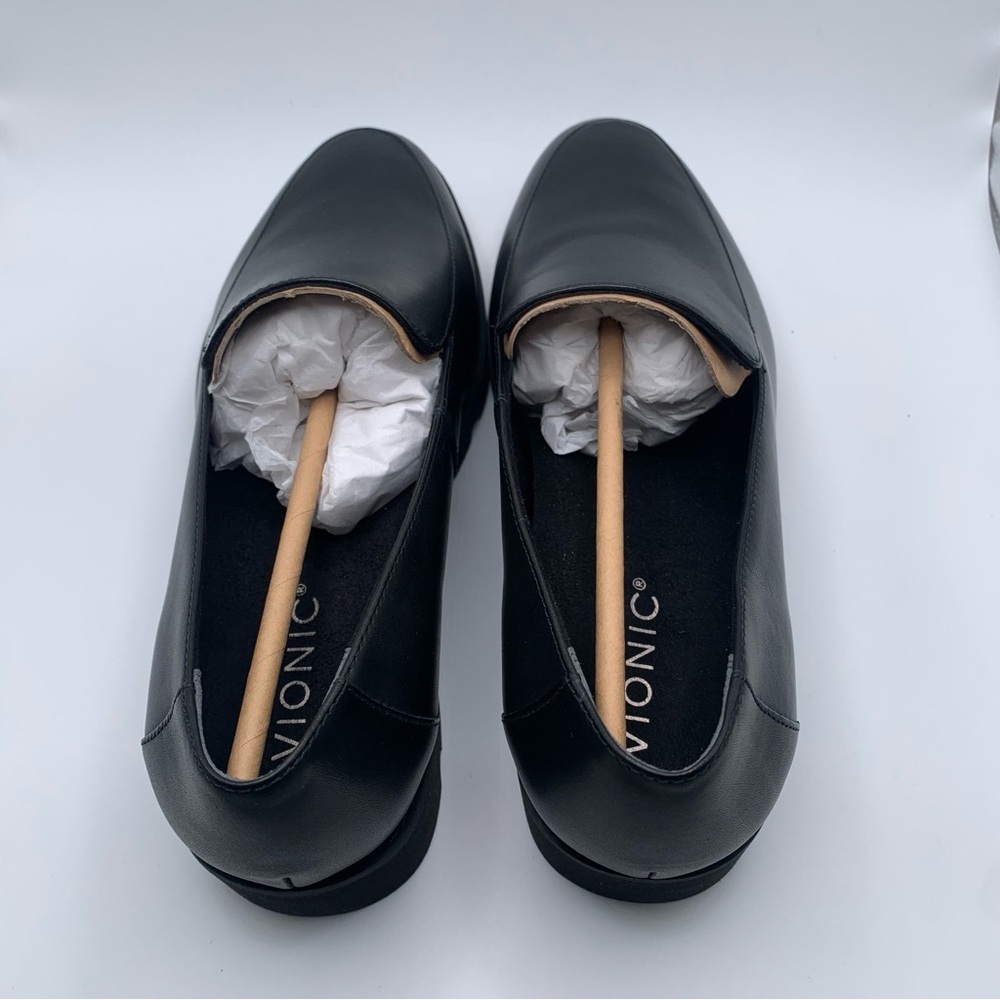 NWOB Vionic Womens Kensley Leather Slip On Loafers size 7 black leather 1083 - Picture 7 of 10